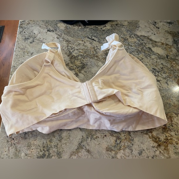 Anybody Wirefree Seamless Cuplift Bra Pearl Size 4X - Picture 2 of 2